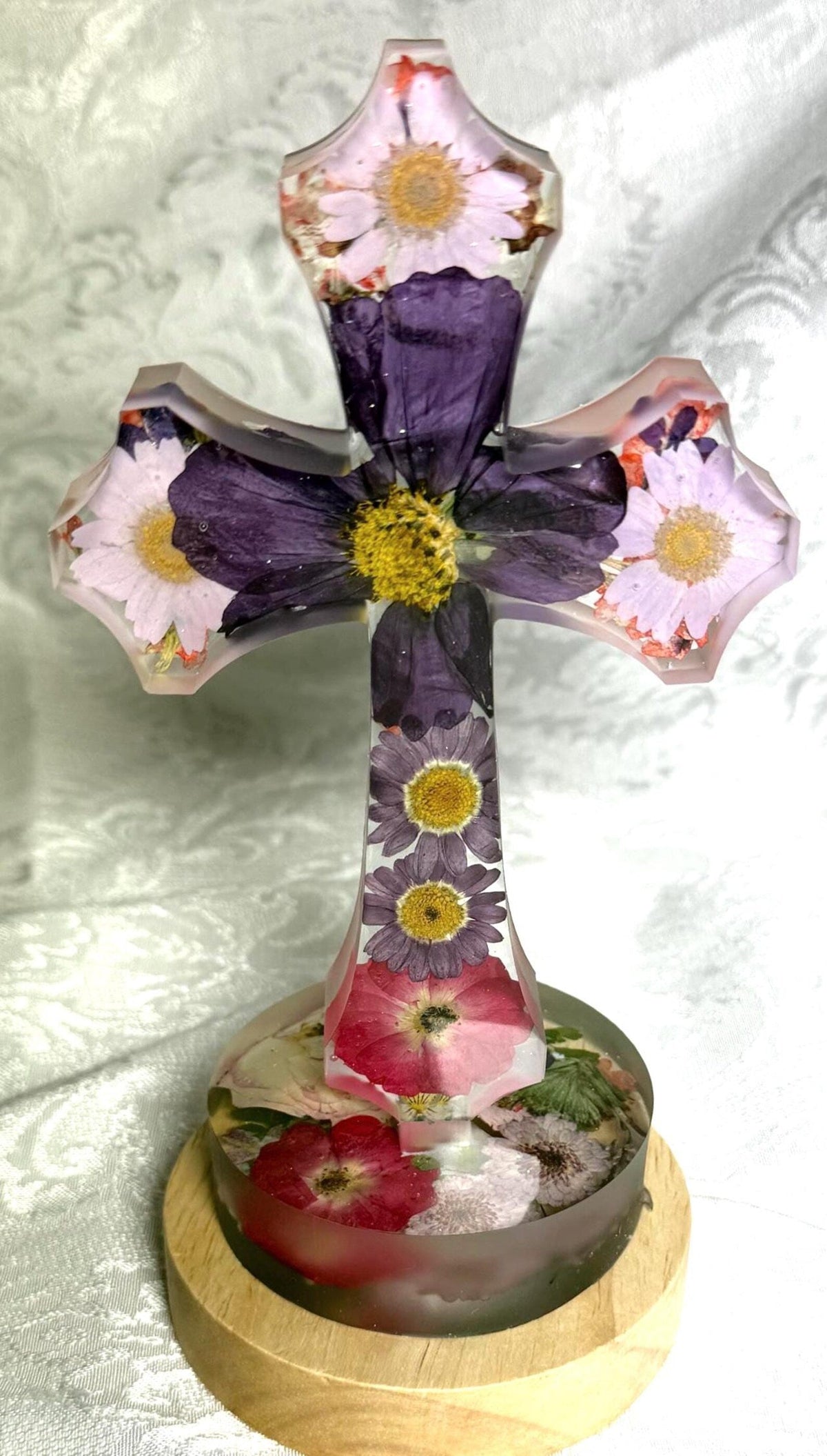 Handmade Flower Resin Cross Light, Floral Christian Decor, Faith Inspired Wall Art, Religious Home Accent